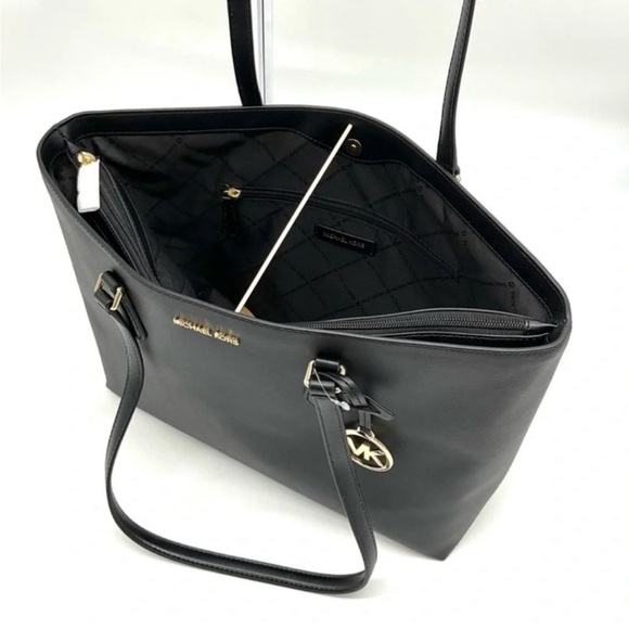 Michael Kors Bag Large Sheila Mf Tote Bag Black/Gold - Picture 7 of 11